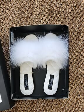 Frederick's of Hollywood White Feather Slide Slippers